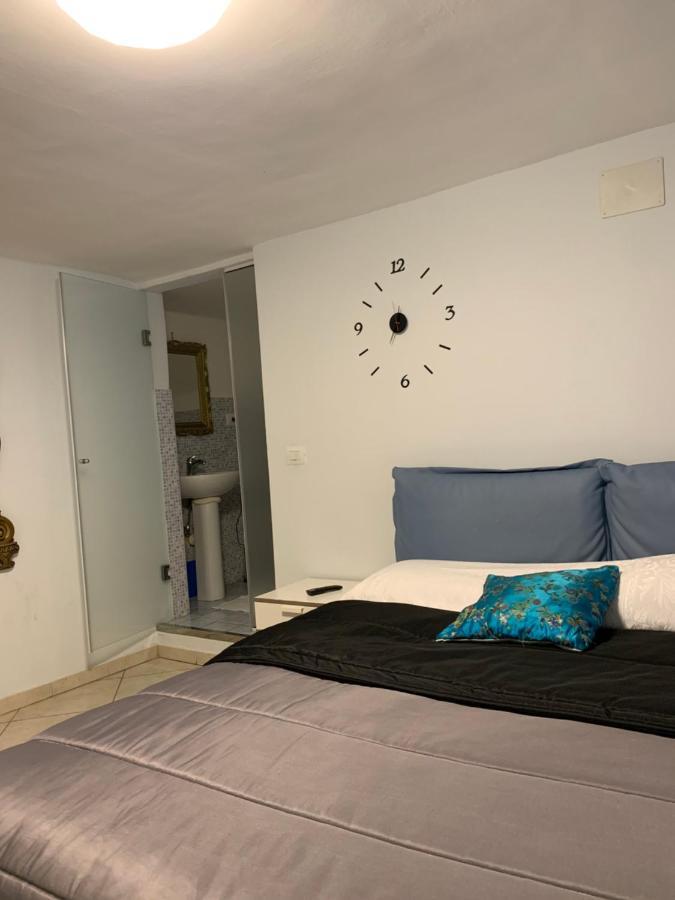 Da Walter,Holiday Home In The Centre Catânia Exterior foto